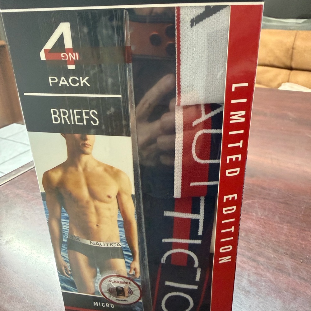 Nautica Men's Limited Edition Briefs - Black and White 4-Pack